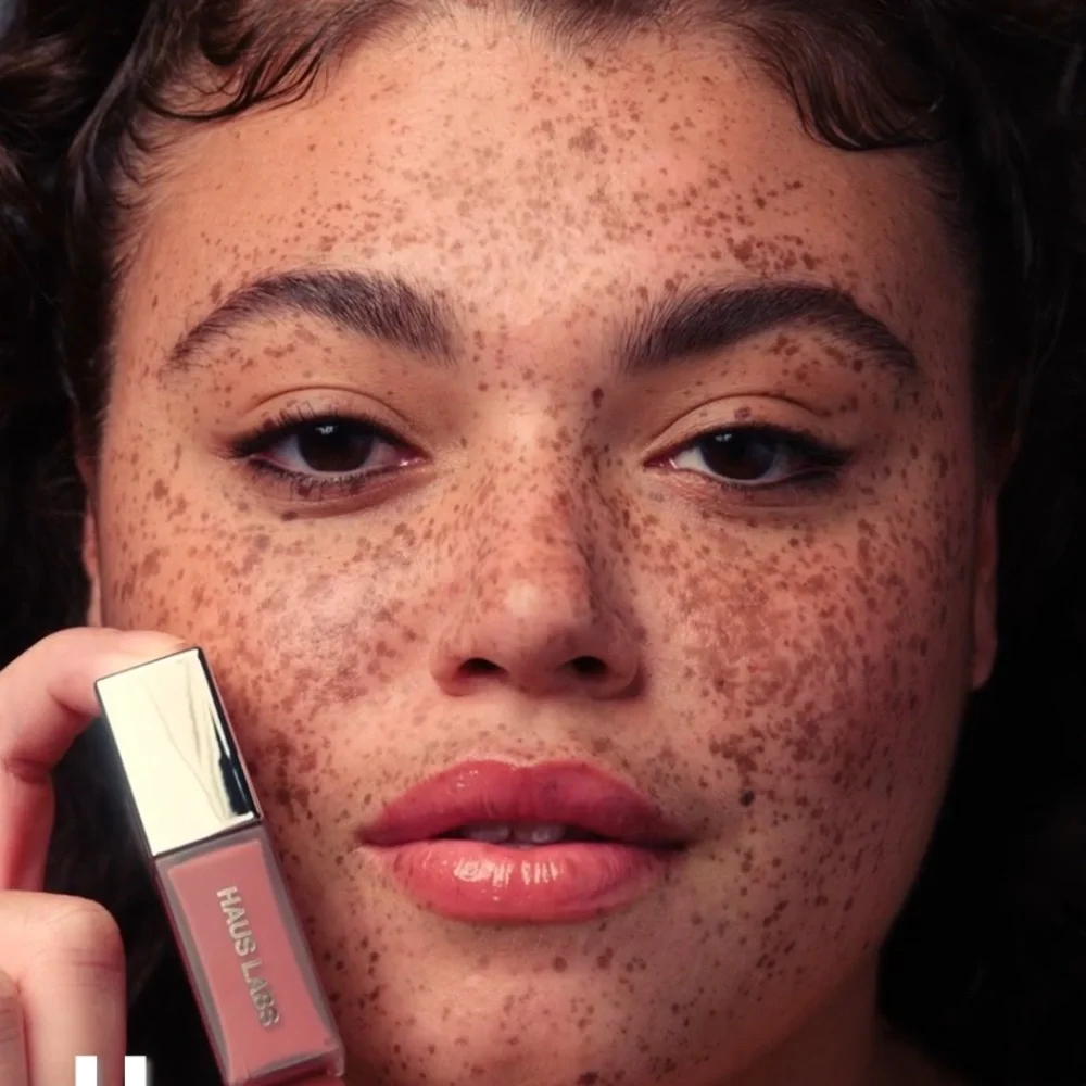 Haus Labs PHD HYBRID LIP GLAZE in Guava: soft warm pink; plumps lips in 2 weeks